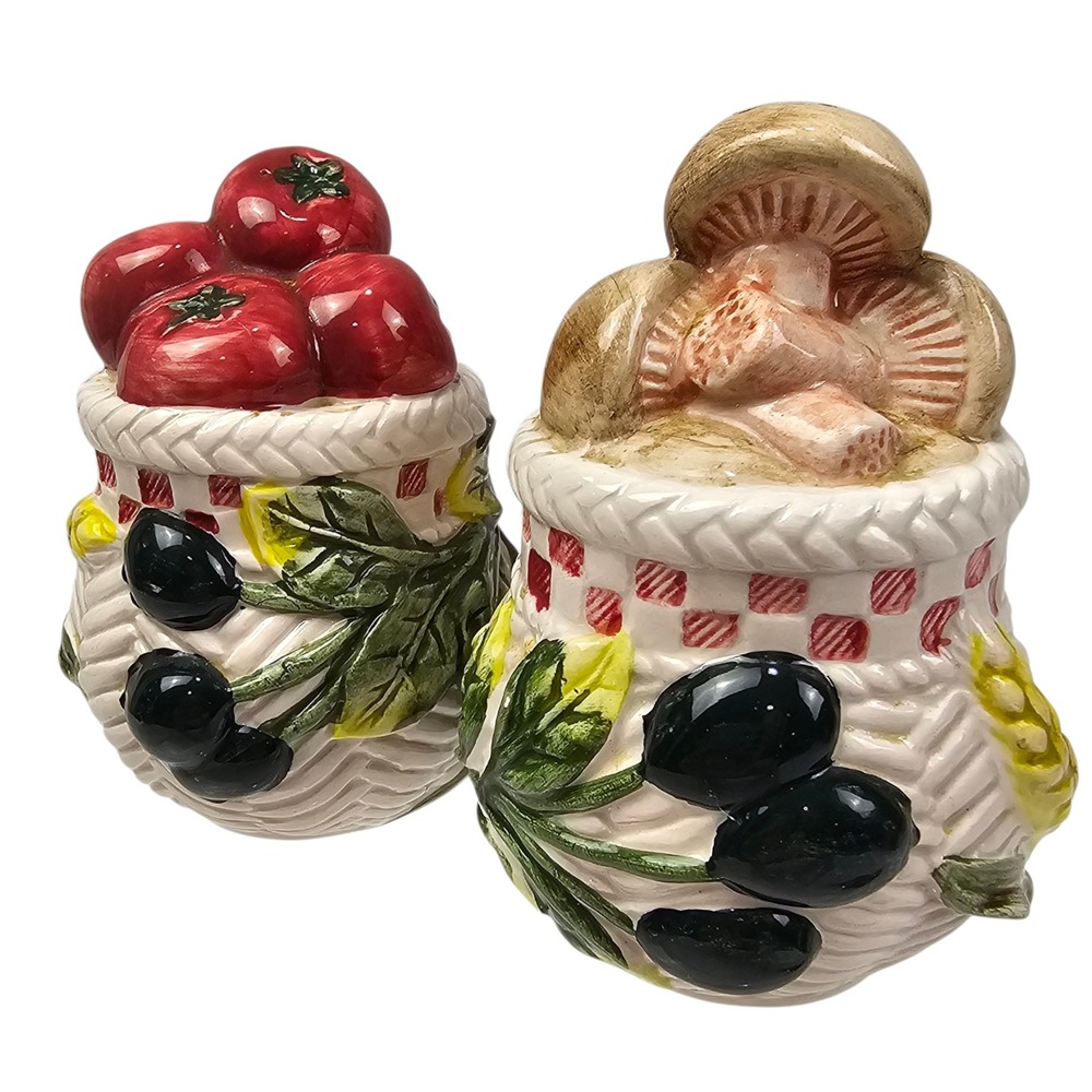 Vtg Fitz & Floyd Ceramic Tomato and Mushroom Basket Salt‎ and Pepper Shaker Set